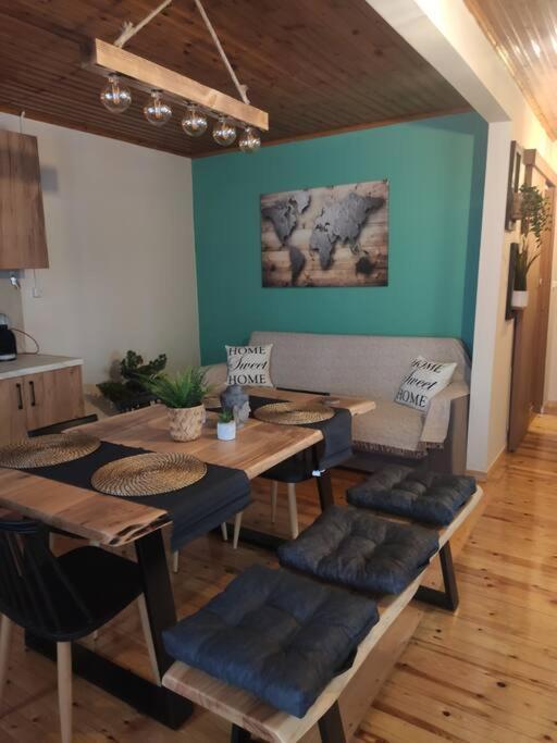 Politis' Wooden House Apartment วาซีลีกี ภายนอก รูปภาพ